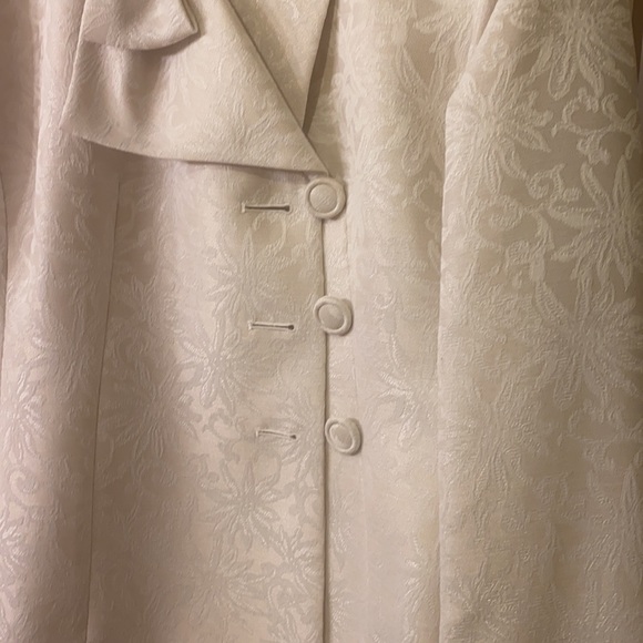 2 PC suit by Le Suit - Picture 2 of 7